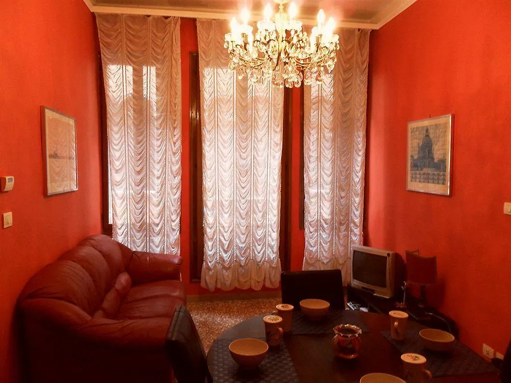 Sunny Venice Apartment Italy