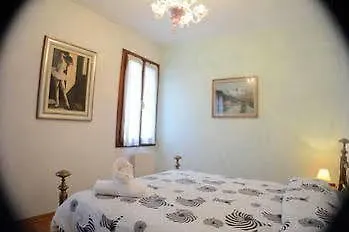 Sunny Venice Apartment
