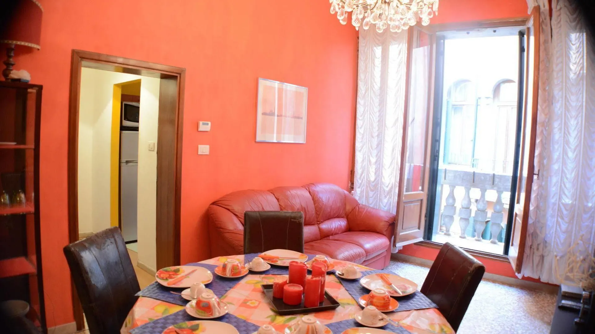 Sunny Venice Apartment 0*,