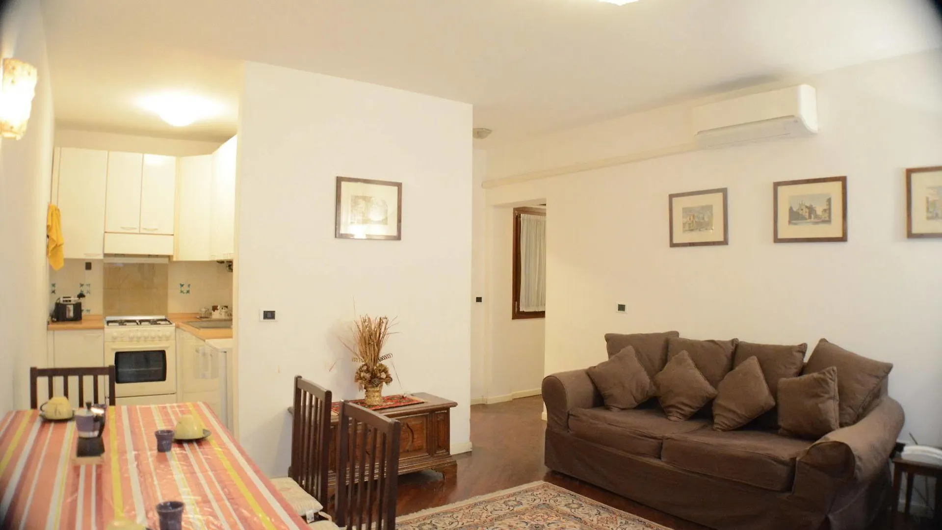 Sunny Venice Apartment Italy